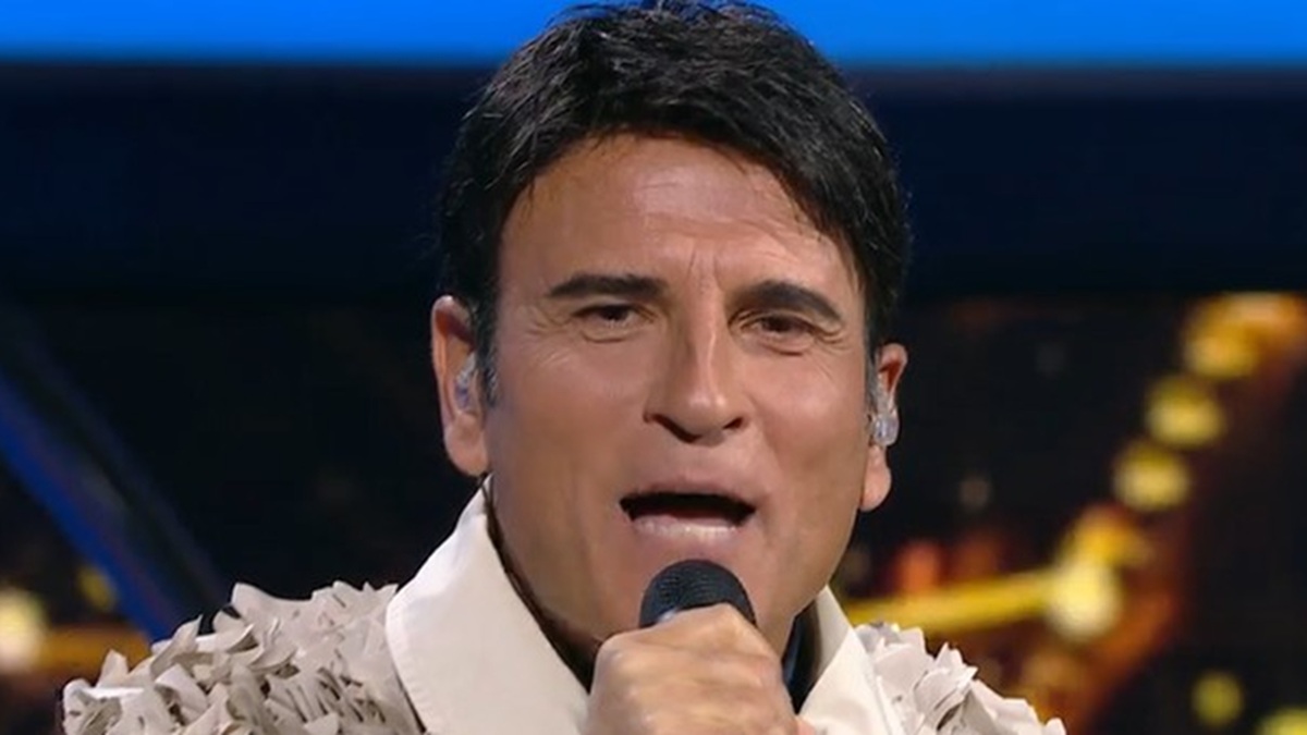 Sal Da Vinci - Stasera che sera: ospiti del concerto, scaletta ufficiale e il caso De Martino 'tagliato' da Canale 5