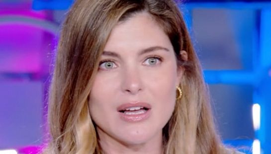 Vittoria Puccini è una malvagia matrigna in Incanto: quando esce in streaming, trama e cast del film