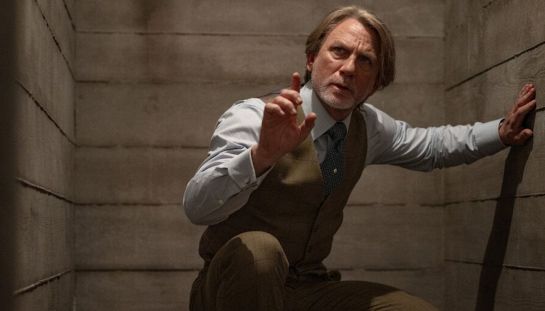 Come finisce Wake Up Dead Man: la spiegazione del finale di Knives Out 3 su Netflix (atttenzione spoiler)