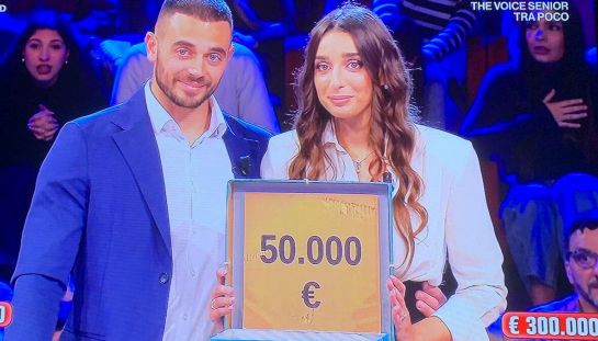 Affari tuoi, finale assurdo e la richiesta di Giulia: "Chiamate il 118". L'offerta storica del Dottore