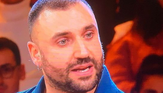 Affari tuoi, il concorrente spiazza De Martino: "Basta, io non gioco più". L'errore di Cristiano con il Dottore