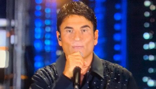 Sal Da Vinci, il concerto su Canale 5 scatena il web: "Solo 3 pezzi"