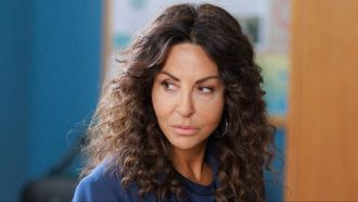 A testa alta, Sabrina Ferilli chiude e fa piangere tutti