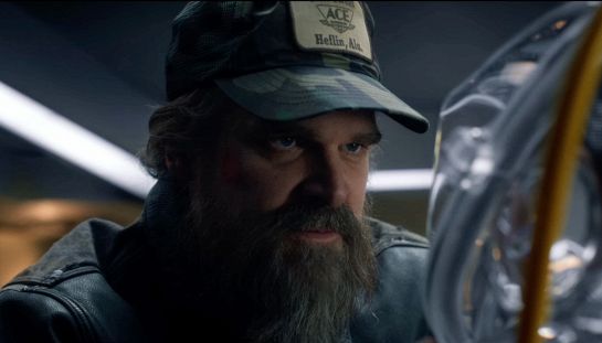 David Harbour lascia il film con Pedro Pascal: "è sopraffatto dalla fine di Stranger Things"