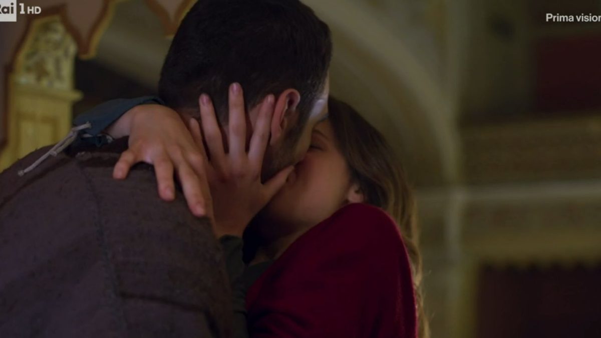 Don Matteo 15, il bacio tra Giulia e Diego
