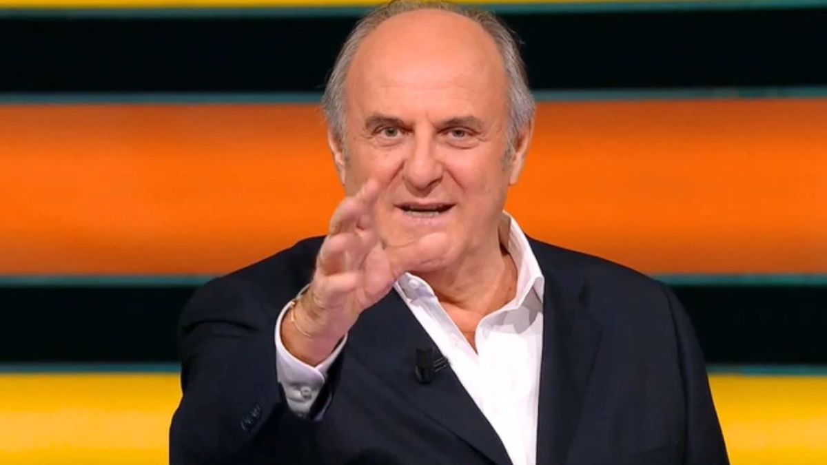 La Ruota della Fortuna Gerry Scotti e la gag sulla Befana con Samira Lui: "Da me è venuta una più brutta"