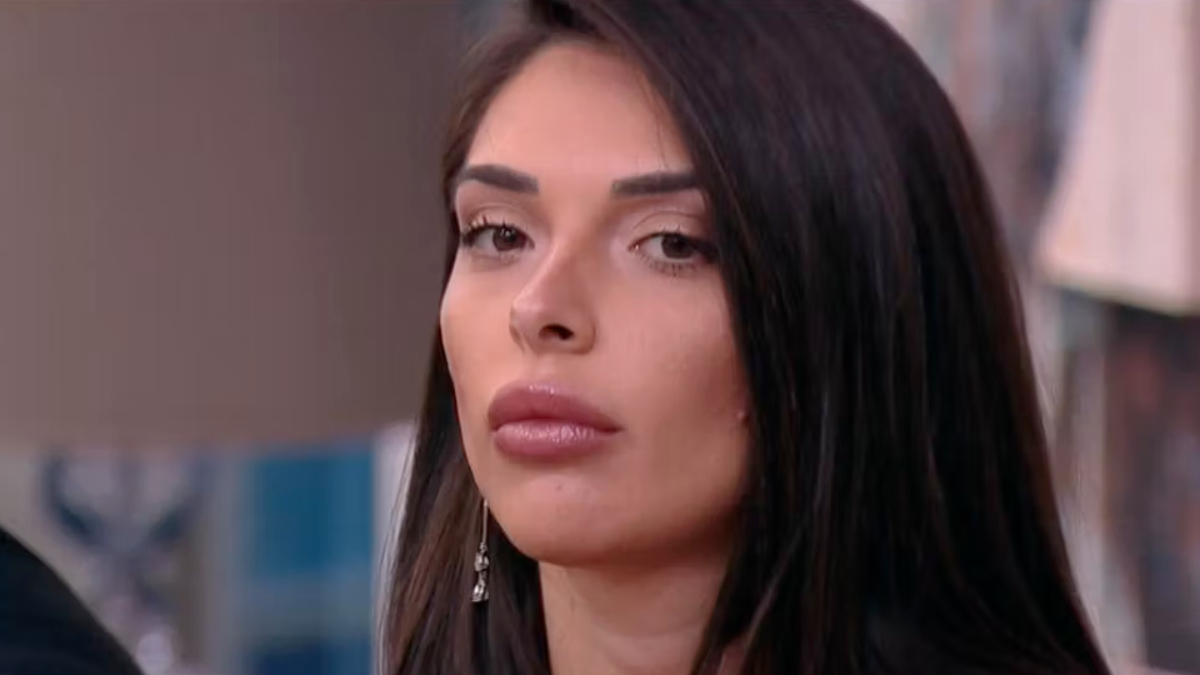 Greta Rossetti, l’attacco della madre alle hater: “Bruciate vive”. Il riferimento choc a Crans-Montana scatena la bufera