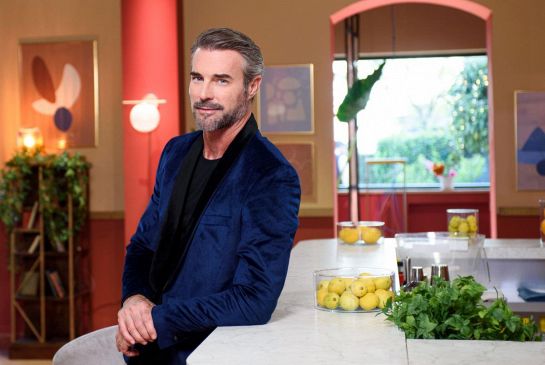 Il fulcro dello show: una cena vera ripresa in tempo reale