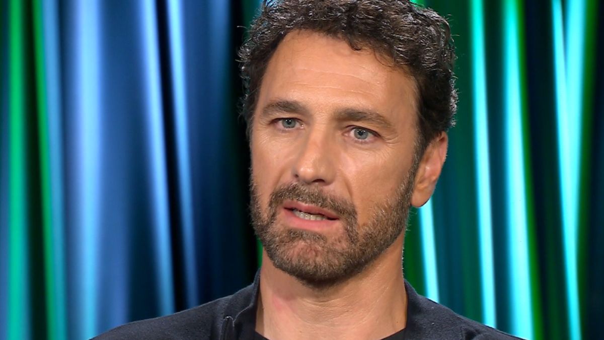 Ti presento un amico, Raoul Bova innamorato ma eterno indeciso in questa commedia sul colpo di fulmine a lavoro
