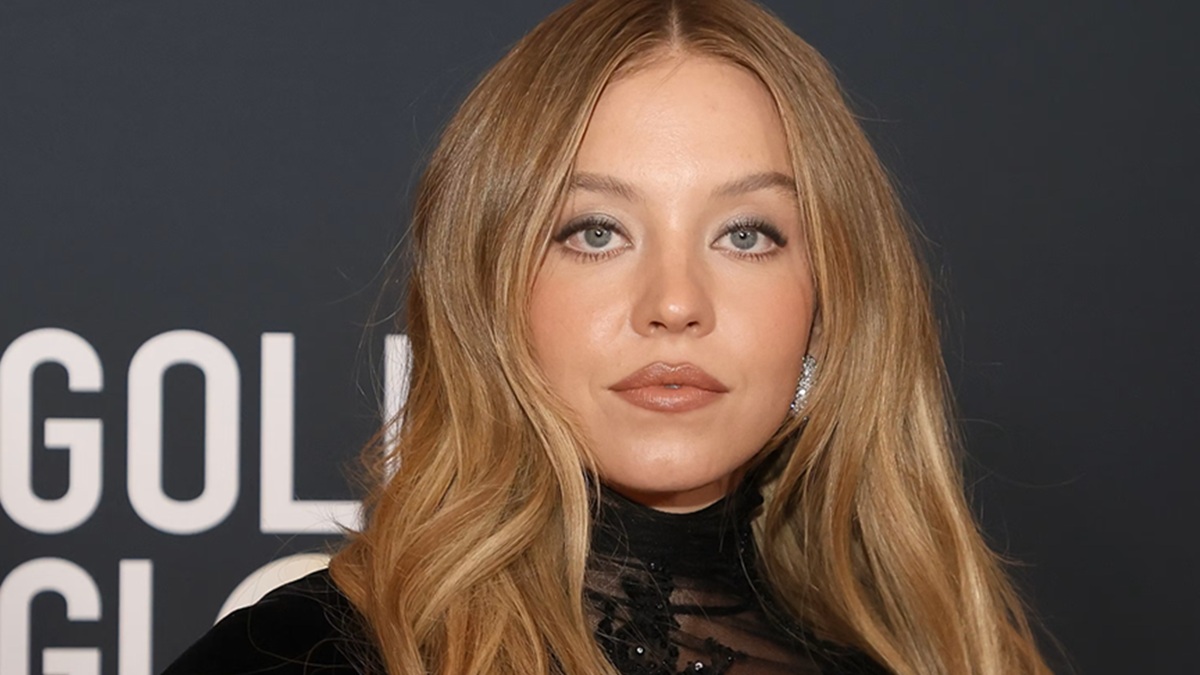 https://wips.plug.it/cips/libero.it/magazine/cms/2026/01/sydney-sweeney-l-usanza-del-paese-nuovo-film-trama.jpg