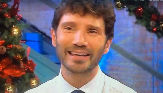 Affari tuoi, lo scivolone di De Martino sulla Juventus: "Non possiamo dirlo", poi la maxi-vincita (amara)