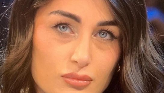 Affari tuoi, il disastro di Ersilia mette in fuga De Martino: "Me ne vado". E la concorrente scoppia a piangere