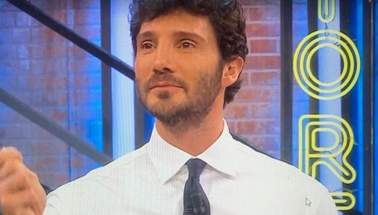 Affari tuoi, De Martino perde la pazienza e sbotta: "Squalificata". Ilaria si commuove e vince una maxi cifra