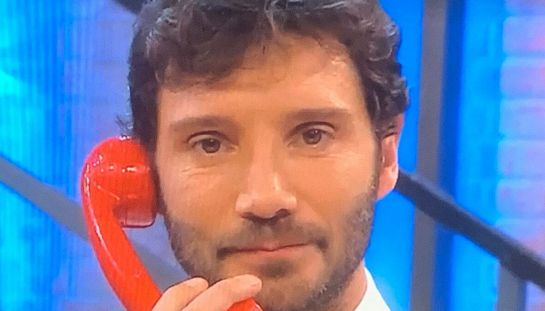 Affari Tuoi, Herbert sparisce nella puntata più triste di Stefano De Martino: il comunicato della Rai