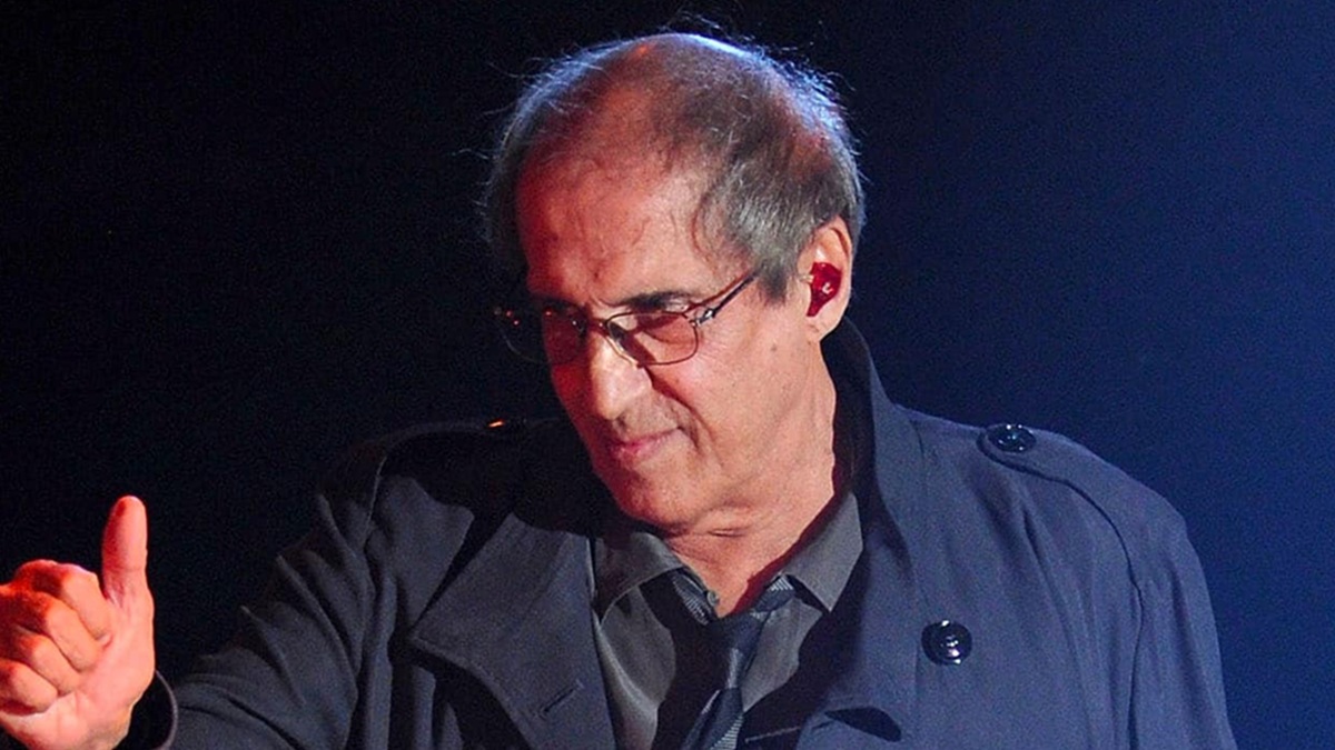 https://wips.plug.it/cips/libero.it/magazine/cms/2026/02/adriano-celentano-sanremo.jpg