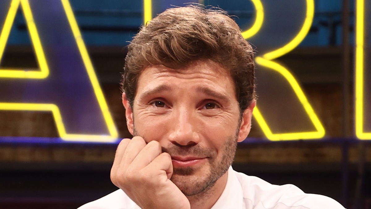 Affari Tuoi, sei puntate cancellate e il ribaltone di Gerry Scotti: cosa cambia De Martino dopo Sanremo