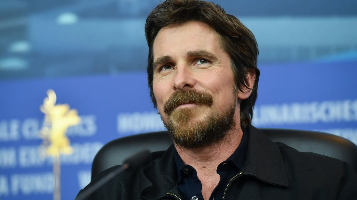 https://wips.plug.it/cips/libero.it/magazine/cms/2026/02/christian-bale.jpg