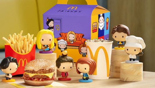 McDonald’s celebra Friends: ecco il "Friends Menu", con gadget e tazze da colazione