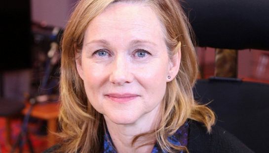 Laura Linney protagonista con Kevin Kline della serie American Classic