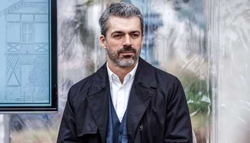 Luca Argentero sfreccia su Netflix, ma nella vita è "preso in giro per la mia incapacità al volante"