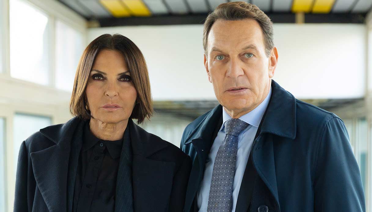 https://wips.plug.it/cips/libero.it/magazine/cms/2026/02/upas-roberto-marina-nina-soldano-riccardo-polizzy-carbonelli-rai.jpg