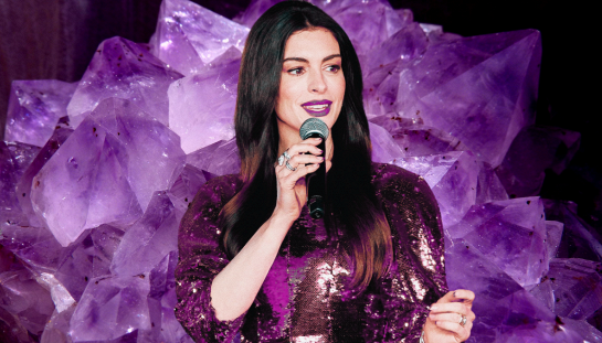 Anne Hathaway al cinema con Mother Mary