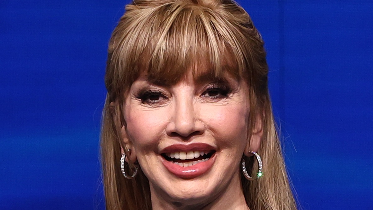 Canzonissima 2026, Milly Carlucci apre il suo mini-Sanremo: chi canta stasera, giuria e scaletta ufficiale