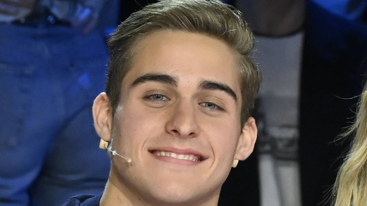 Davide Bonolis a Verissimo, lacrime per papà Paolo Bonolis: “Ci è rimasto male”. E racconta l’amore da favola con Martina Dotti