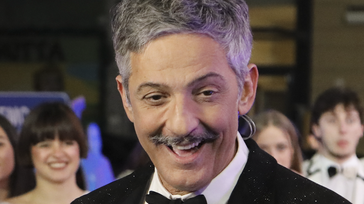 Fiorello (ancora) in lacrime per Gino Paoli, l’omaggio inaspettato a La Pennicanza: “Ci ho messo l’anima”