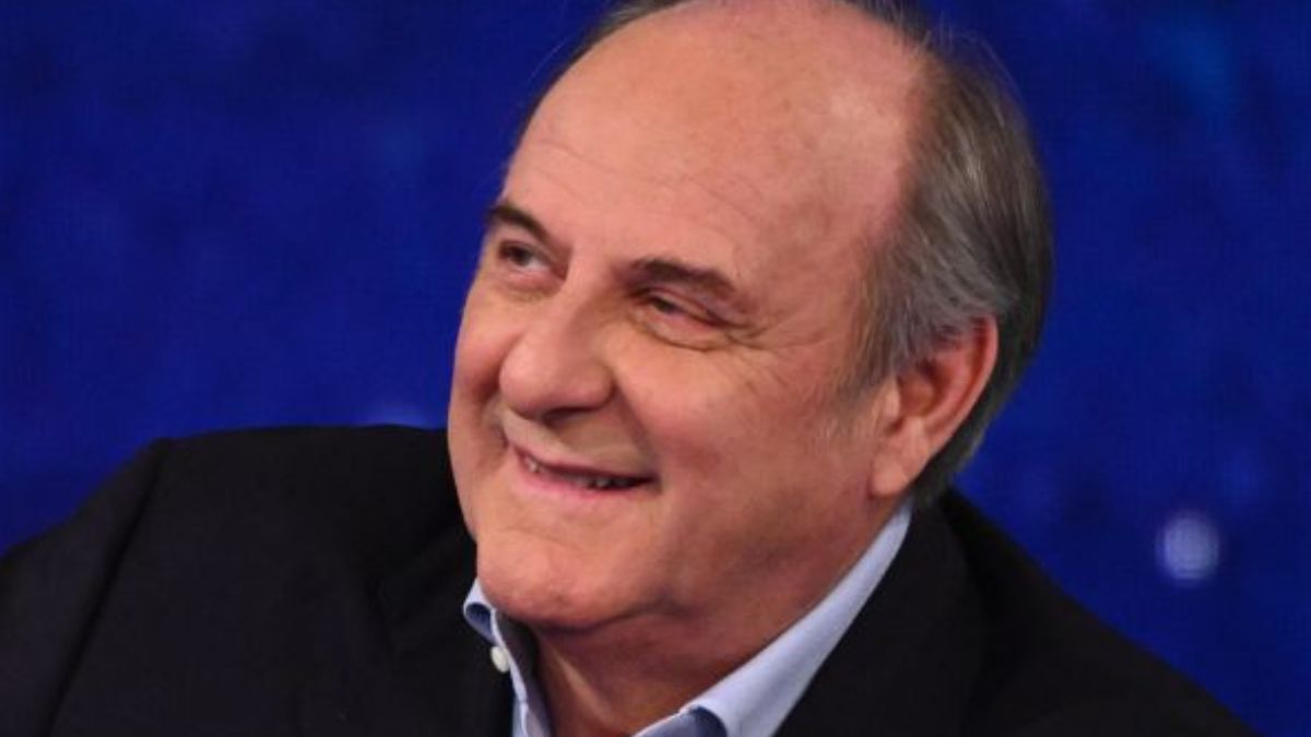 La Ruota della Fortuna, Gerry Scotti va di corsa e lancia un'idea: "Il sabato lo facciamo con la cyclette"