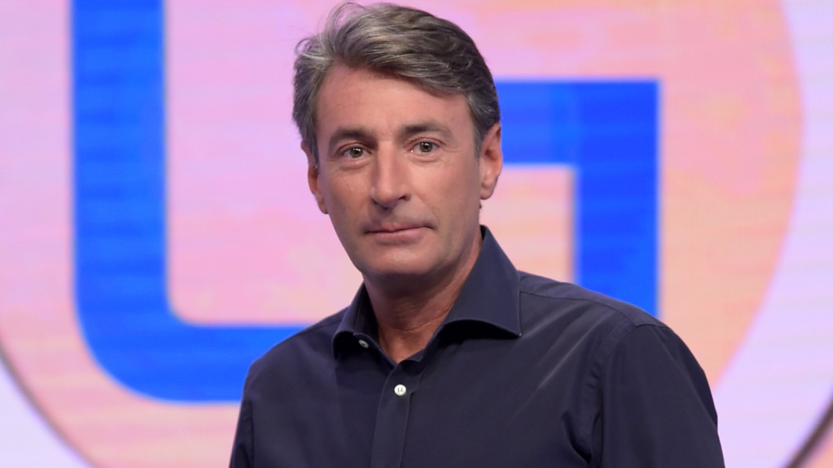 Milo Infante (ancora) 'tagliato' dalla Rai, Ore 14 cambia orario: la nuova programmazione (ridottissima)