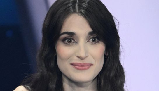 Pilar Fogliati diventa cameriera dopo il grande successo nel suo nuovo film Il profilo dell'altra