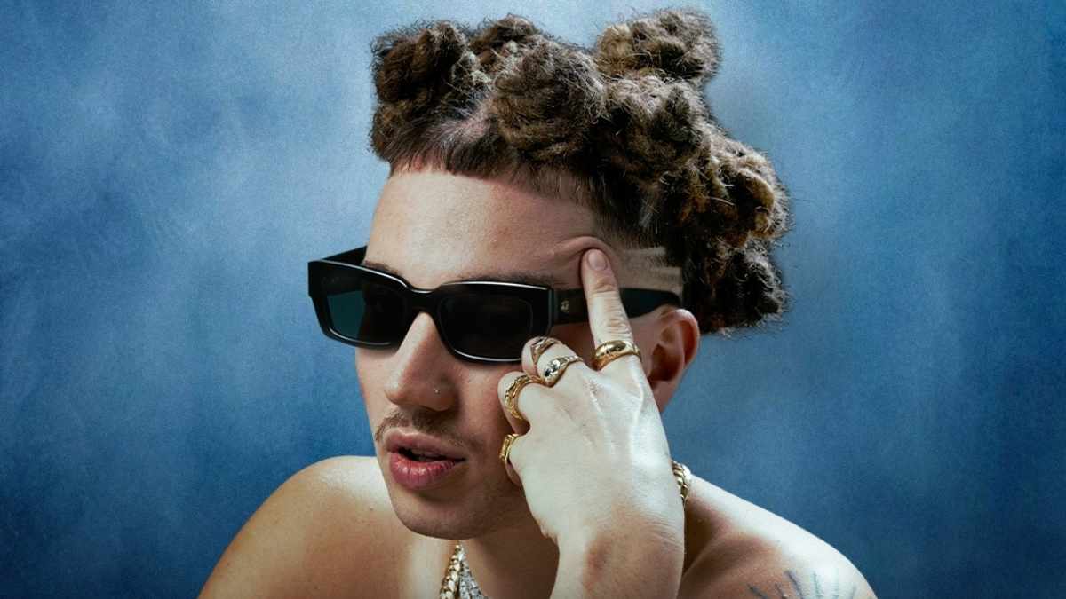 Sayf, la rivincita dopo Sanremo 2026: arriva il “Santissimo Tour Estivo” tra hit, sold out e nuovi tormentoni