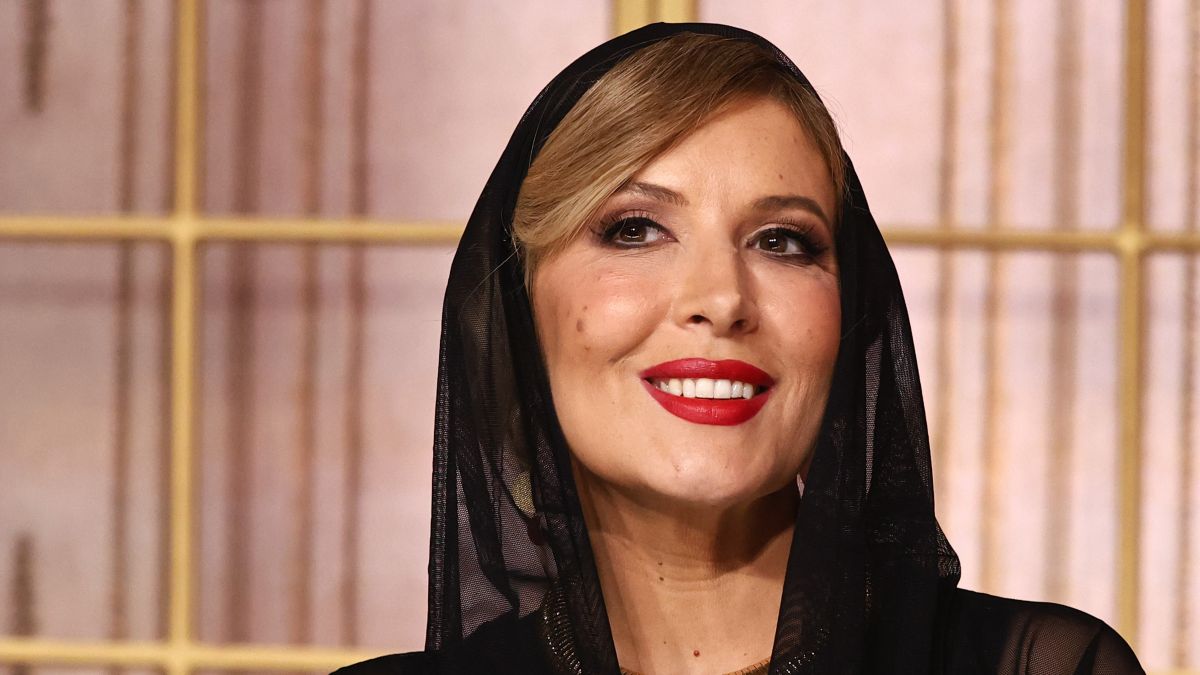 Selvaggia Lucarelli: "Il mio primo matrimonio è durato quanto una puntata del Gf. Le nozze con Lorenzo? Rimandate: sono una mitomane"