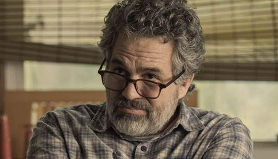 Task 2, Mark Ruffalo accoglie Mahershala Ali nel cast della seconda stagione della serie HBO