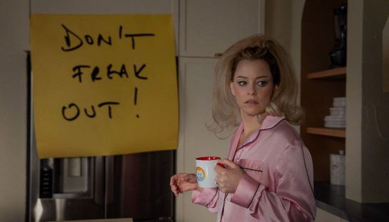 Elizabeth Banks è alta 15 centimetri nella nuova, imperdibile serie dramedy in arrivo su Sky