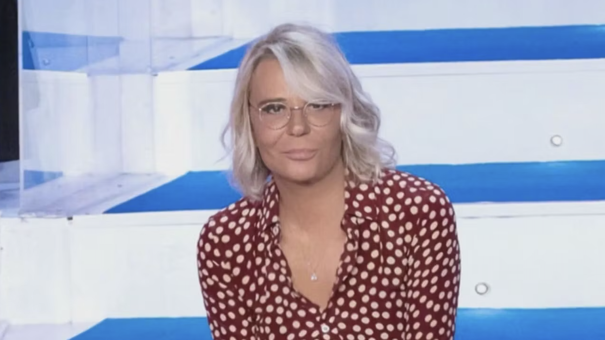 Uomini e Donne, stop clamoroso alle registrazioni: cosa sta succedendo (e perché c'entra il Serale di Amici)