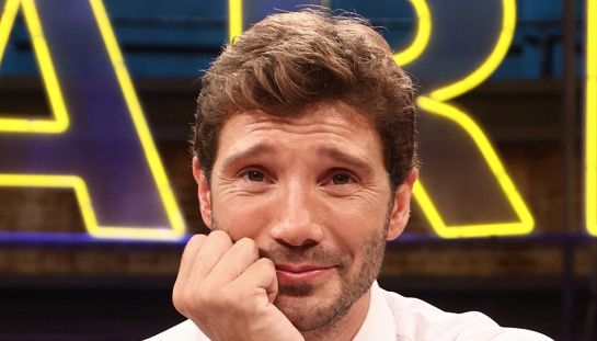 Affari tuoi, De Martino rimpiazza Herbert Ballerina con un altro comico. Poi il disastro finale: "Me ne vado"