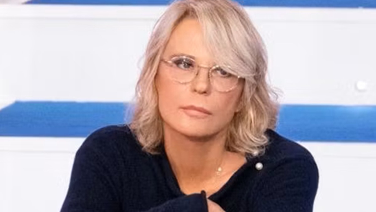 https://wips.plug.it/cips/libero.it/magazine/cms/2026/04/amici-25-maria-de-filippi-cancella-puntata-6-aprile-2026-perche-quando-torna.jpg