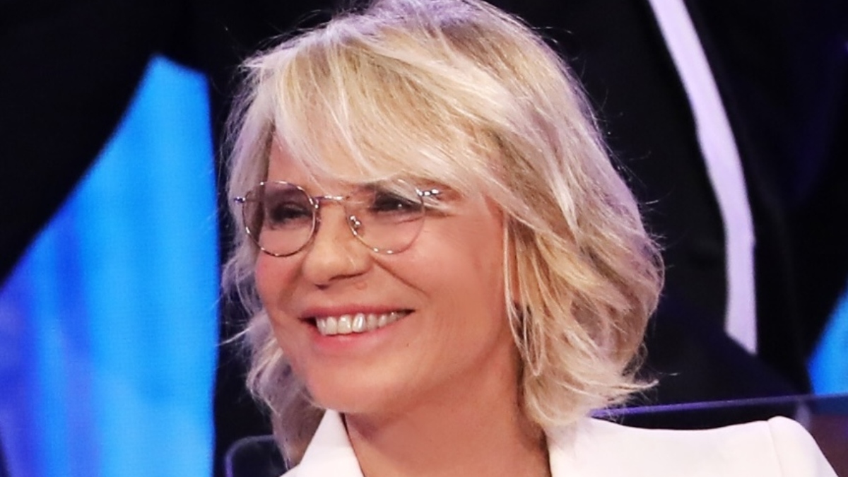 https://wips.plug.it/cips/libero.it/magazine/cms/2026/04/ascolti-tv-sabato-4-aprile-2026-chi-ha-vinto-amici-25-canzonissima-morgane-detective-geniale.jpg
