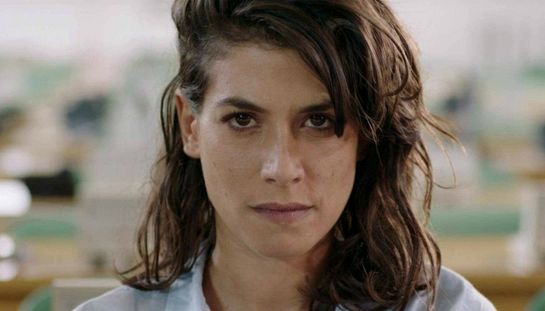 Giulia Michelini è la protagonista di Cicatrici, un film su Raiplay