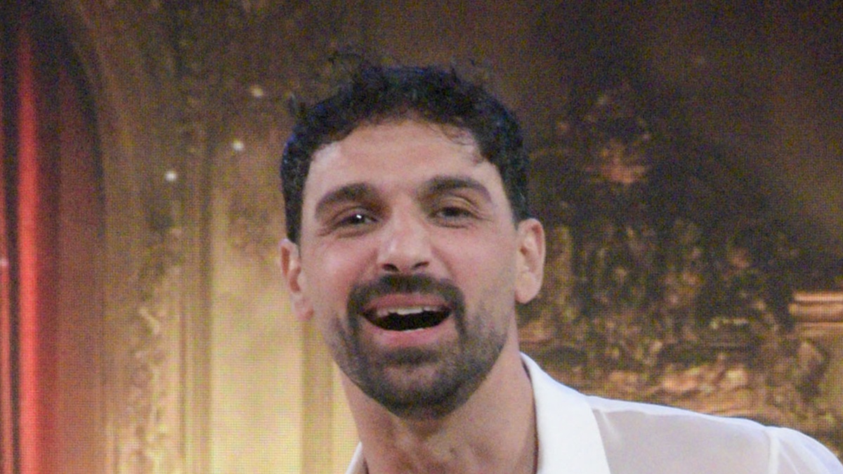 https://wips.plug.it/cips/libero.it/magazine/cms/2026/04/raimondo-todaro.jpg