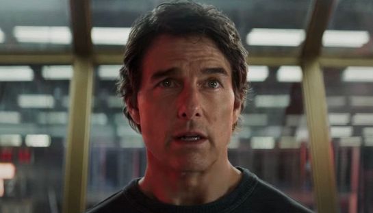 La saga di Top Gun con Tom Cruise torna al cinema in una versione rinnovata