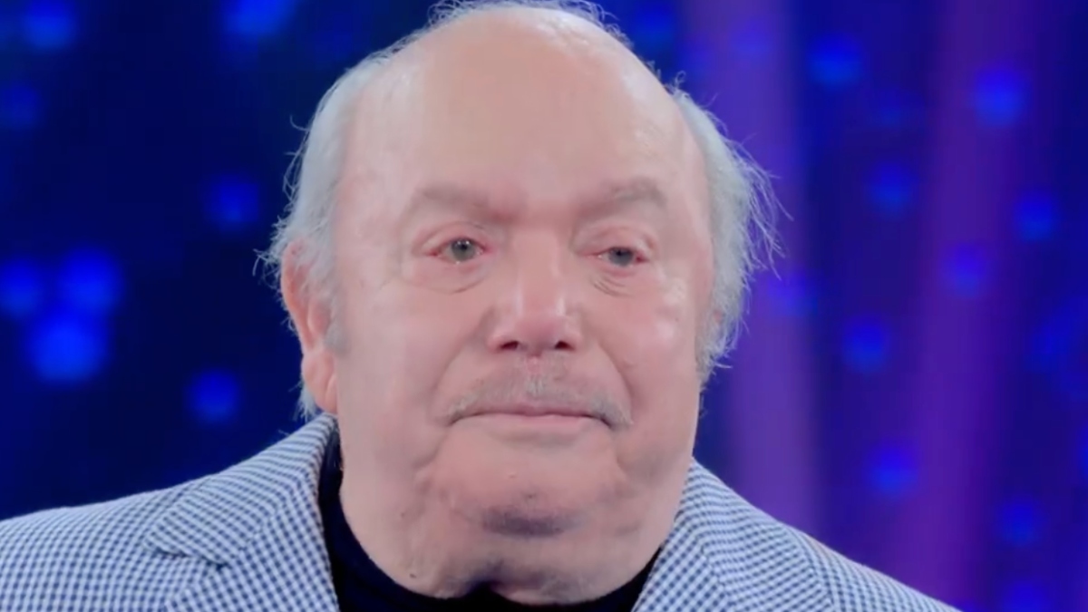 Lino Banfi (in lacrime) confessa a Verissimo: "Ho pensato al suicidio perché..." E svela un segreto a Silvia Toffanin: "Non è vero"