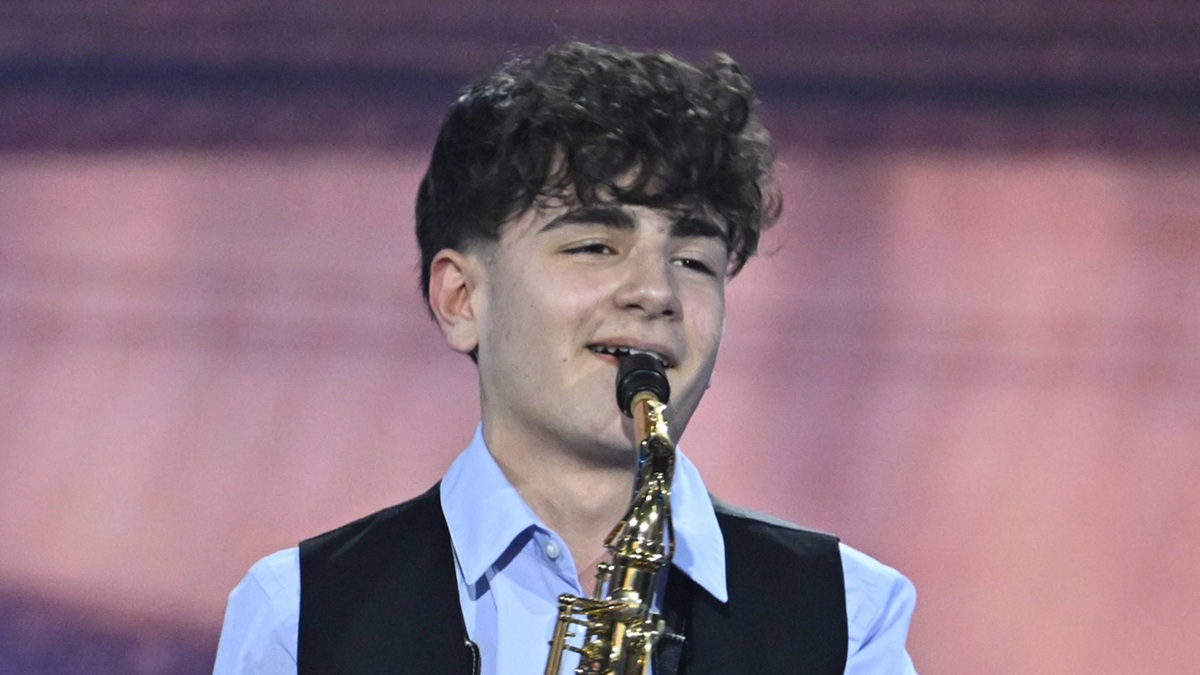 https://wips.plug.it/cips/libero.it/magazine/cms/2026/05/chi-e-alfio-russo-vincitore-di-dalla-strada-al-palco-lo-show-in-finale-con-la-star-e-il-ghiotto-premio.jpg