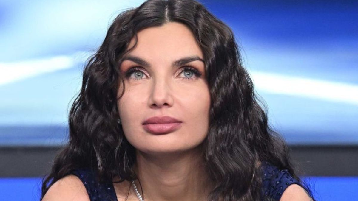 https://wips.plug.it/cips/libero.it/magazine/cms/2026/05/elettra-lamborghini-orecchio-1-5-2026-liberomagazine-it.jpg