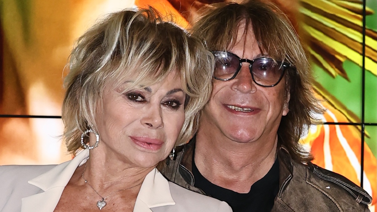Enzo Paolo Turchi, battuta pungente alle parole di Carmen Russo sul tradimento: "Lo dice solo oggi? Amavo Laura Efrikian"