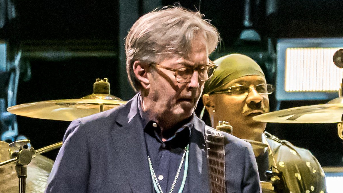 https://wips.plug.it/cips/libero.it/magazine/cms/2026/05/eric-clapton-ferma-concerto.jpg