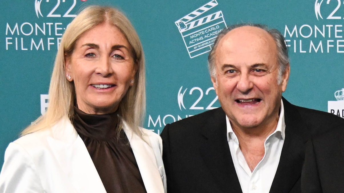 https://wips.plug.it/cips/libero.it/magazine/cms/2026/05/gerry-scotti-e-gabriella-perino.jpg