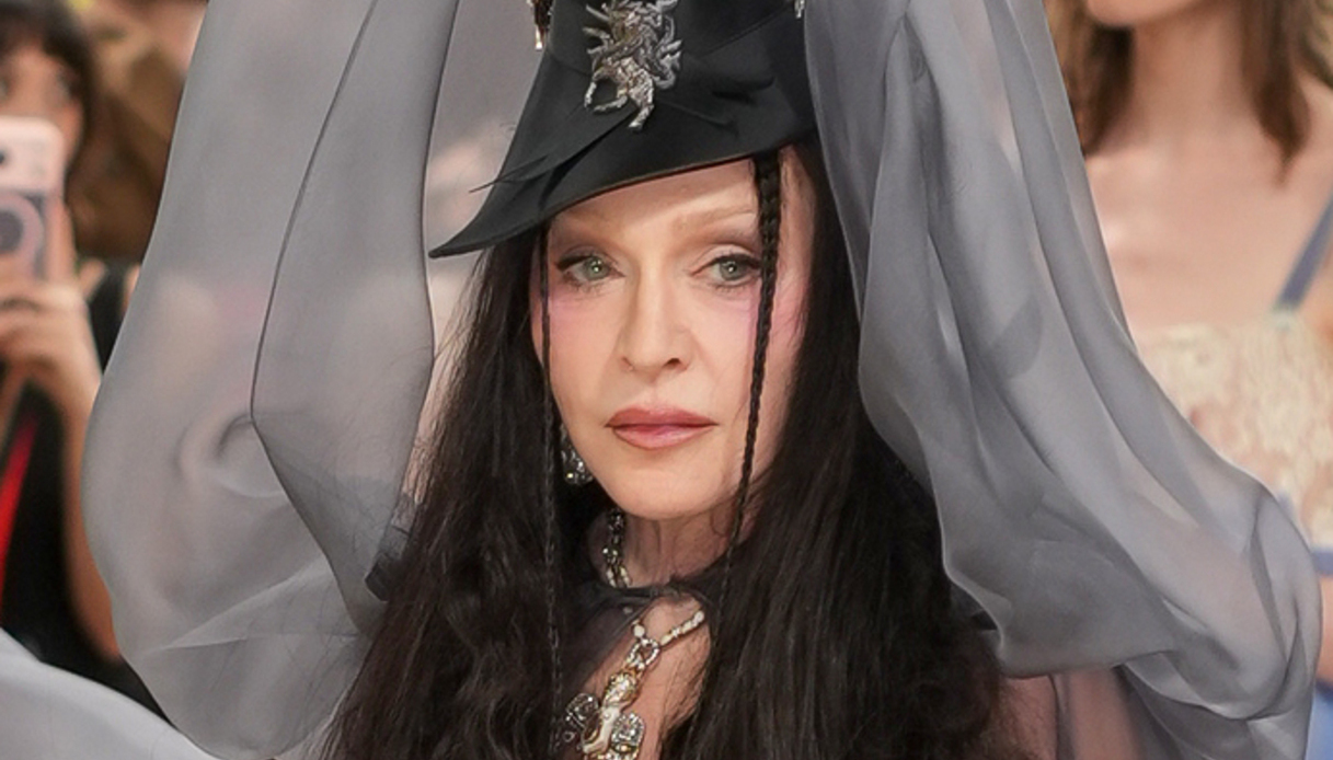 https://wips.plug.it/cips/libero.it/magazine/cms/2026/05/met-gala-2026.jpg